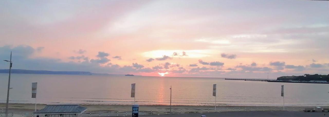 Sunrise View - Beachfront Apartment, Weymouth Exterior foto