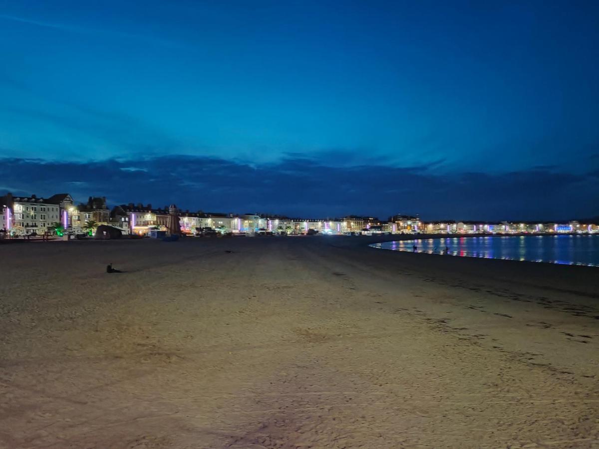 Sunrise View - Beachfront Apartment, Weymouth Exterior foto